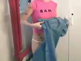 Szexi 18. év régi emo lány jelentkeznek meztelen