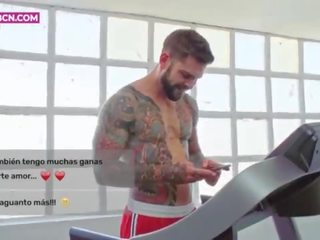Besar cotok tattoed berotot lelaki seks / persetubuhan kasar dengan milf si rambut perang exceptional warga latina besar payu dara venus afrodita